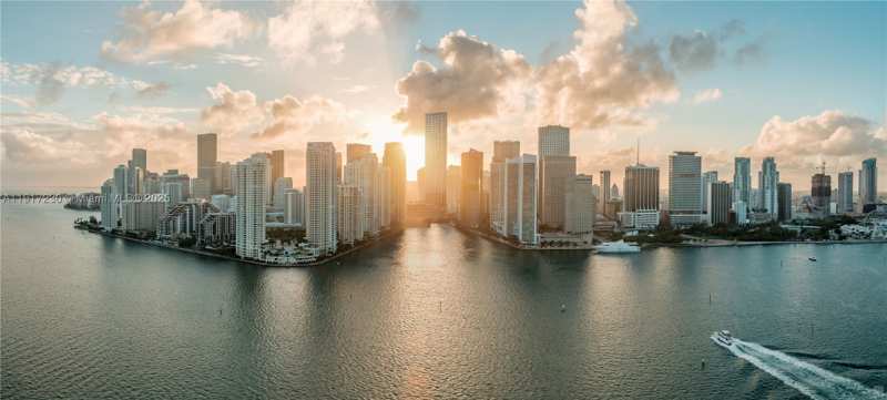 5 bedroom Condominium at 99 SE 5th St Uph7201, Baccarat Residences, Miami — photo 1