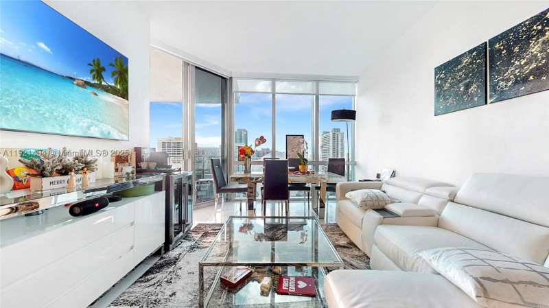 3 bedroom Condominium at 851 NE 1st Ave 1508, Paramount Miami Worldcent, Miami — photo 1