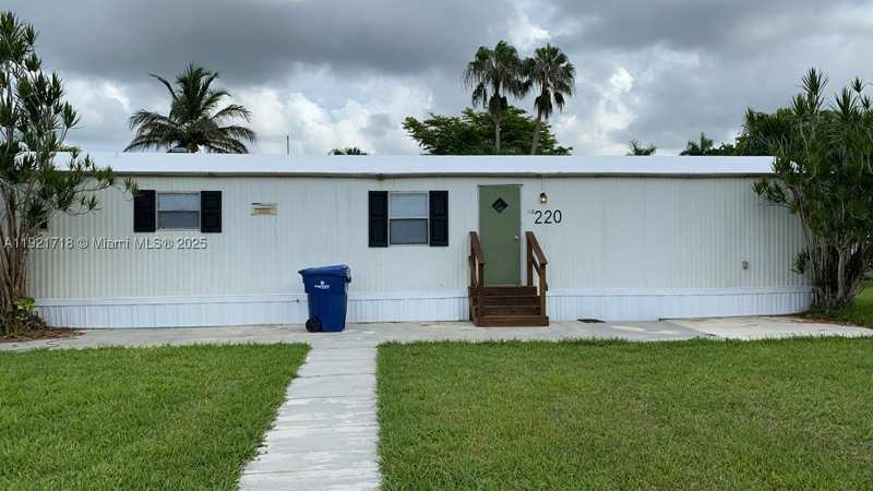 3 bedroom MobileHome at 35250 SW 177th Ct #220, Gateway Estates Park Cond, Homestead — photo 1