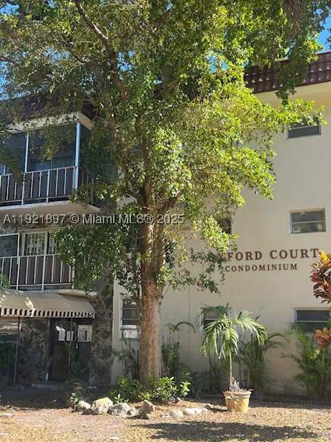 2 bedroom Condominium at 13655 NE 10th Ave 210, Oxford Court Condo, North Miami — photo 1