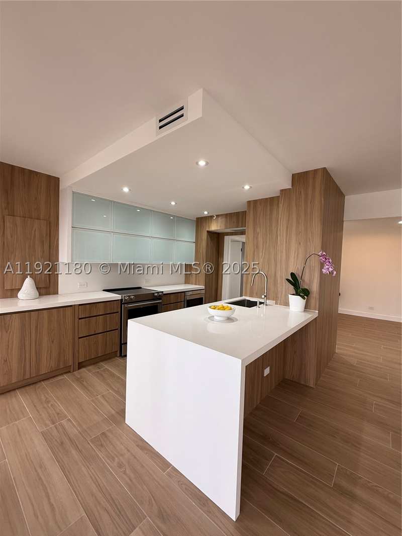 2 bedroom Condominium at 20191 E Country Club Dr 504, Terraces North Turnberry, Aventura — photo 1