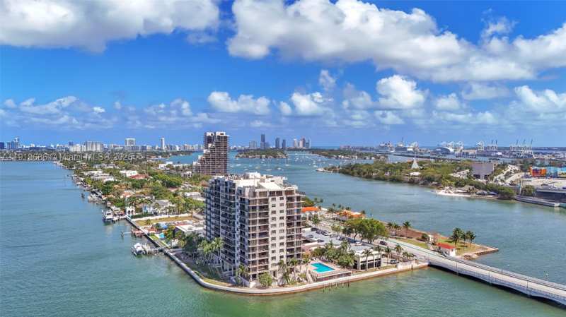 2 bedroom Condominium at 801 N Venetian Dr 208, Venetian Isle Condo, Miami Beach — photo 1