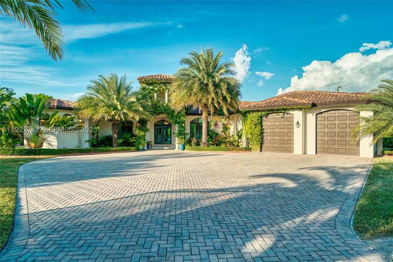 4 bedroom SingleFamilyResidence at 15701 SW 254th St, Silver Palm City, Homestead — photo 1