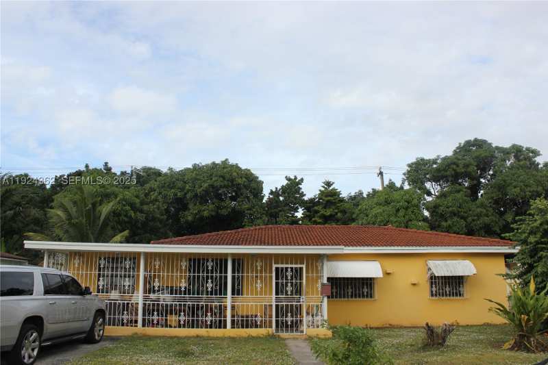 3 bedroom SingleFamilyResidence at 3135 NW 82nd St, Greenville Manor, Miami — photo 1