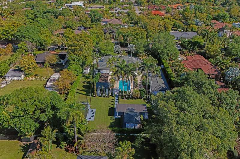 4 bedroom SingleFamilyResidence at 10400 SW 62nd St, Miller Drive Estates, Miami — photo 1