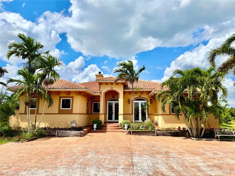 3 bedroom SingleFamilyResidence at 20401 SW 184th St, The Redlands, Miami — photo 1
