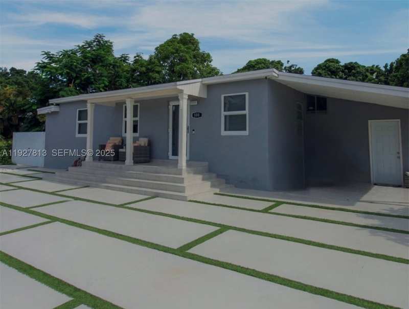 3 bedroom SingleFamilyResidence at 100 NE 171st Ter, No Miami Beach Manor, Miami — photo 1