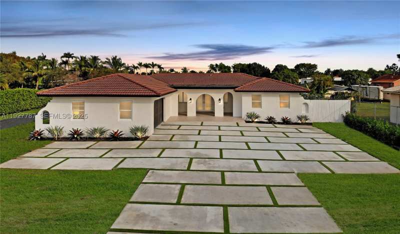 4 bedroom SingleFamilyResidence at 3801 SW 132nd Ave, J G Heads Farms Unit A, Miami — photo 1