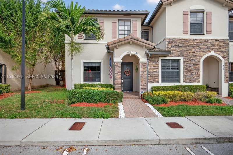 2 bedroom Villa at 11527 SW 248th Ln, Coco Palm Estates, Homestead — photo 1