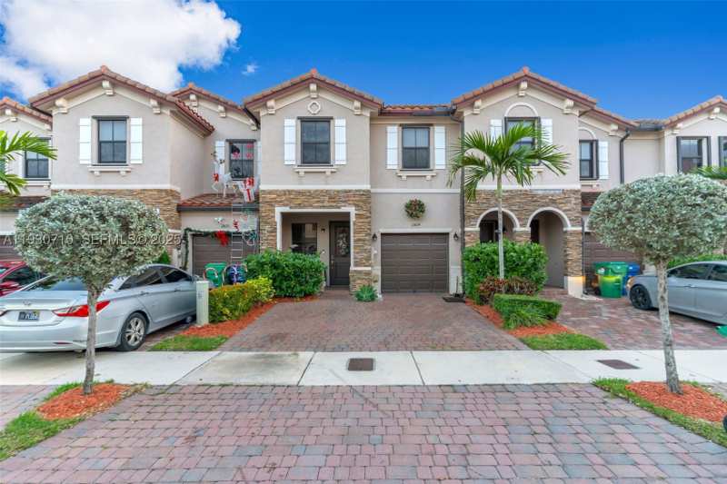 3 bedroom Townhouse at 11424 SW 251st St, Coco Palm Estates, Homestead — photo 1