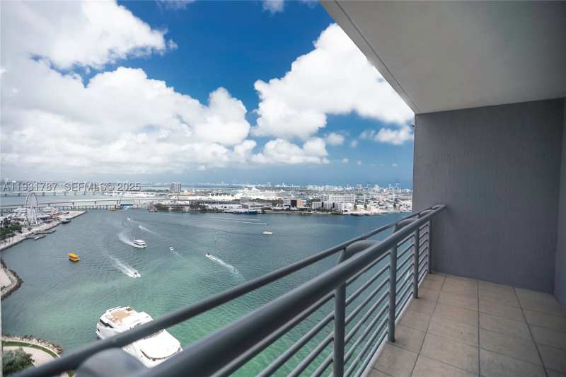 1 bedroom Condominium at 335 S Biscayne Blvd 2710, One Miami East Condo, Miami — photo 1