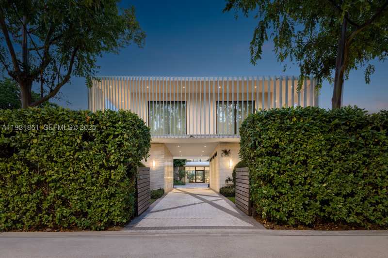 7 bedroom SingleFamilyResidence at 6411 Allison Rd, Indian Creek Sub, Miami Beach — photo 1