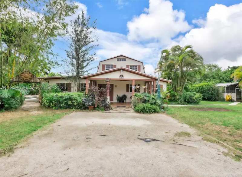 4 bedroom SingleFamilyResidence at 19810 SW 200th St, Redland Farmhouse, Miami — photo 1