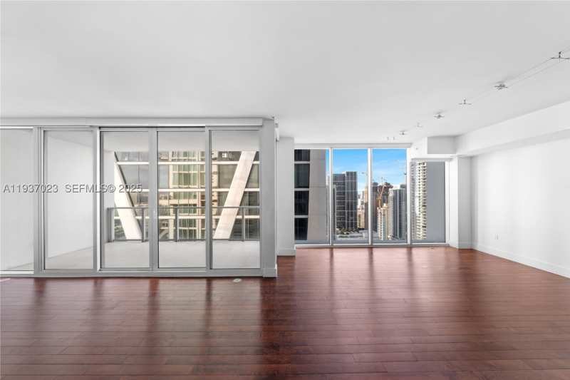 1 bedroom Condominium at 1040 Biscayne Blvd 4108, Ten Museum Pk Residential, Miami — photo 1