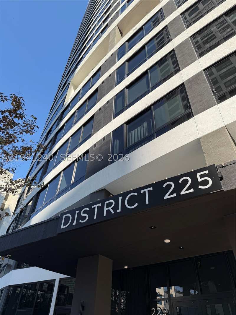 2 bedroom Condominium at 225 N Miami Ave 3505, District, Miami — photo 1