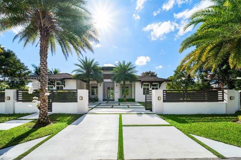 5 bedroom SingleFamilyResidence at 10250 SW 135th St, West Grove Estates, Miami — photo 1