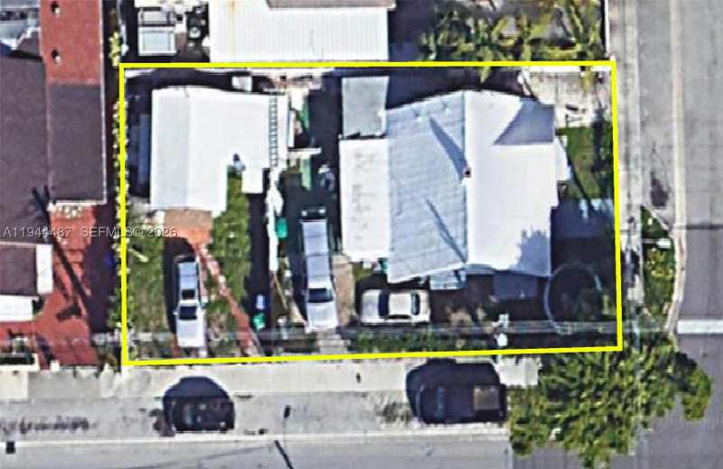 4 bedroom SingleFamilyResidence at 844 SW 11th Ave, Lawrence Est Land Cos Sub, Miami — photo 1