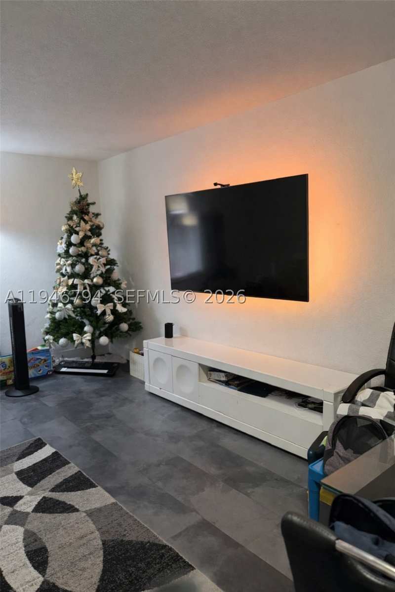 2 bedroom Condominium at 2190 W 60th St 21201, Hialeah Club Villas Condo, Hialeah — photo 1