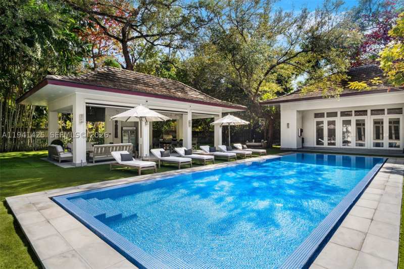 6 bedroom SingleFamilyResidence at 4100 Kiaora St, Cleveland Park, Miami — photo 1