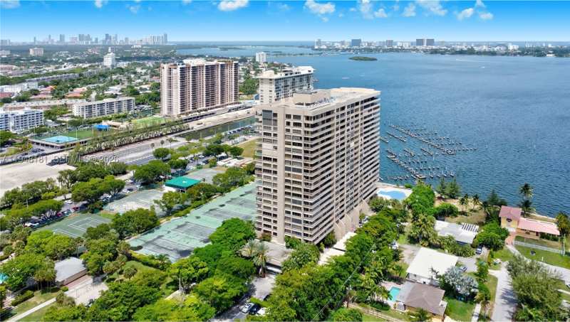 4 bedroom Condominium at 11113 Biscayne Blvd Ph8, Jockey Club III Condo, Miami — photo 1