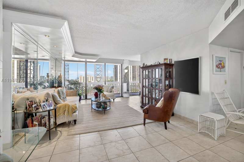 2 bedroom Condominium at 19355 Turnberry Way 8L, Turnberry Towers Condo, Aventura — photo 1