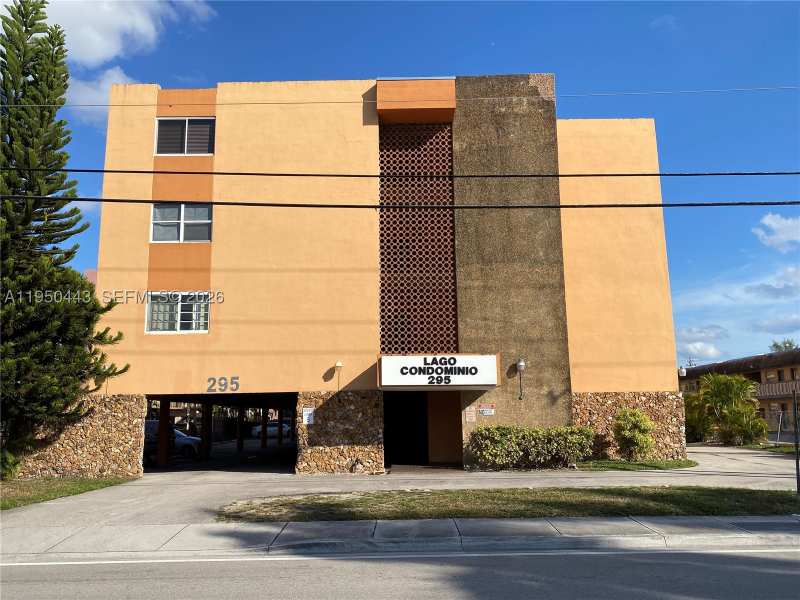1 bedroom Condominium at 295 NW 72nd Ave 304, Lago Condo, Miami — photo 1