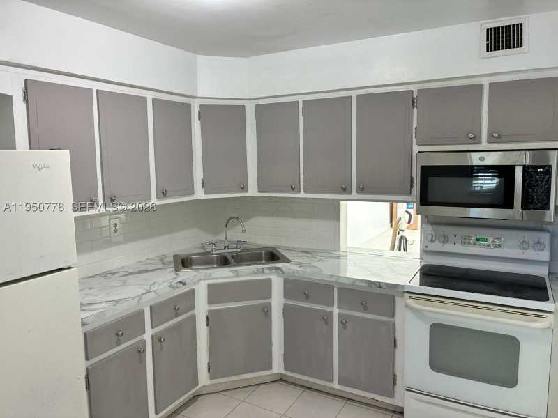 2 bedroom Condominium at 1450 NE 191st St 205, Sixth Horizons Condo, Miami — photo 1