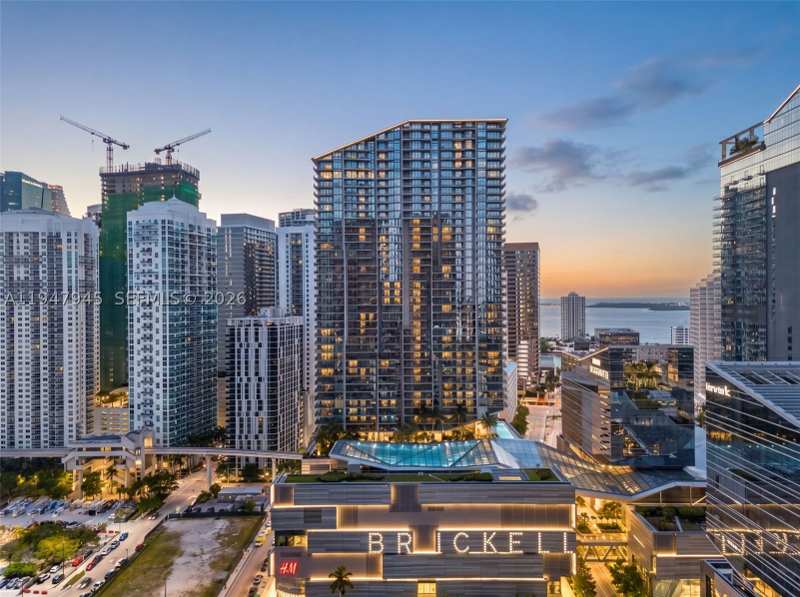 2 bedroom Condominium at 68 SE 6th St 2110, Reach Condo, Miami — photo 1
