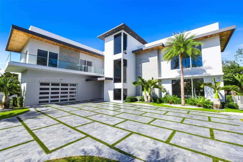 5 bedroom SingleFamilyResidence at 7301 SW 173rd St, Del Mar Edge, Palmetto Bay — photo 1