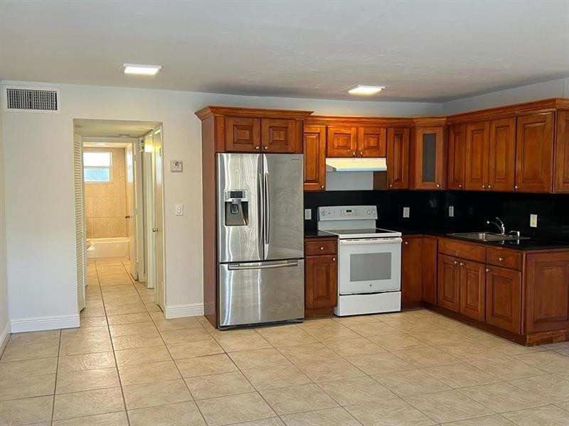 1 bedroom Condominium at 7851 Dunham Boulevard 4, Bayshore Treasure, Miami — photo 1