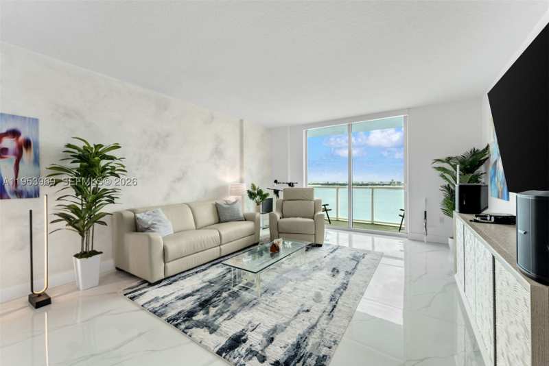 2 bedroom Condominium at 1900 N Bayshore Dr 3202, Quantum On The Bay Condo, Miami — photo 1