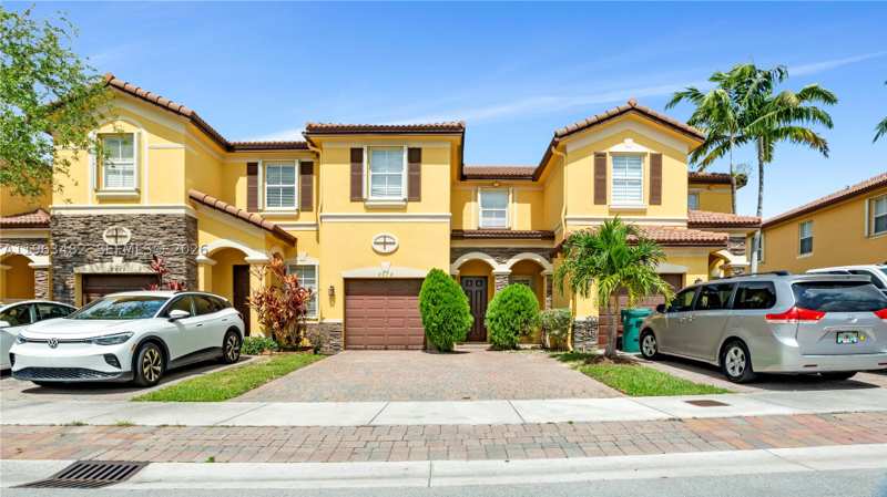3 bedroom Townhouse at 8678 NW 113th Ct, Island at Doral, Doral — photo 1