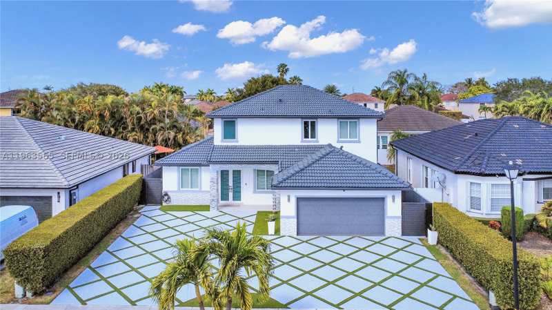 4 bedroom SingleFamilyResidence at 15967 SW 141st St, Paradise Reef, Miami — photo 1