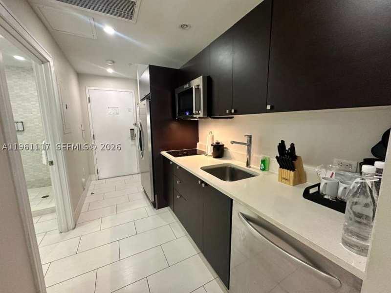 1 bedroom Condominium at 5300 NW 87th Ave 910, The Blue A Resort Hotel C, Doral — photo 1