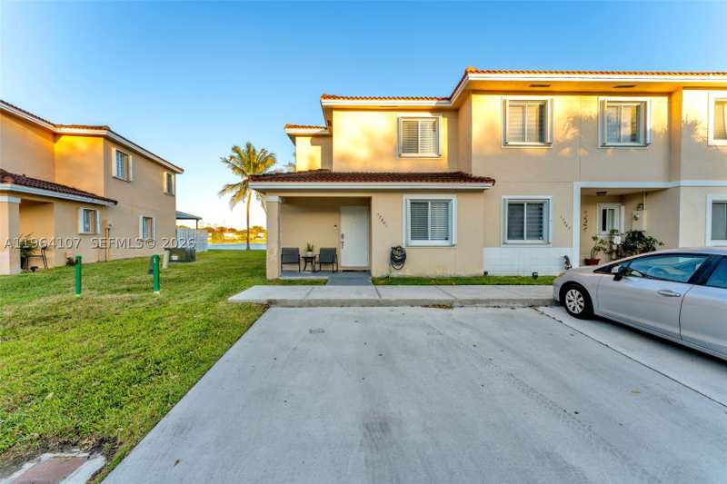 3 bedroom Townhouse at 17501 SW 140th Ct, Weitzer Serena Lakes, Miami — photo 1