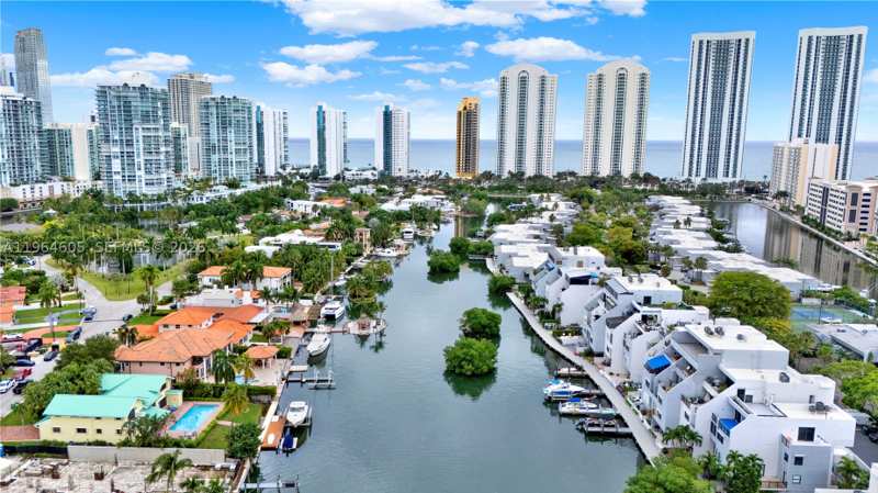 2 bedroom Condominium at 385 Poinciana Dr 1230, Poinciana Is Yt & Rcq Clu, Sunny Isles Beach — photo 1
