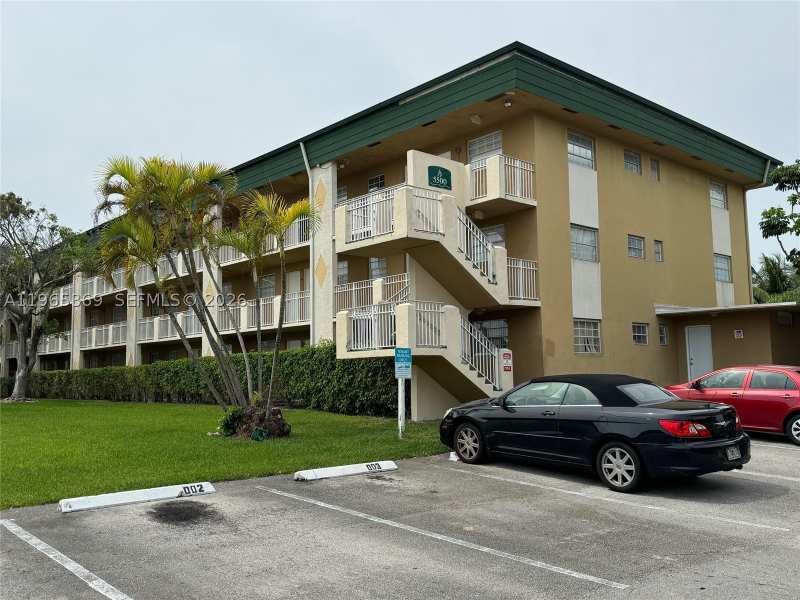 2 bedroom Condominium at 5500 SW 77th Ct 305, Miller Lake Condo, Miami — photo 1