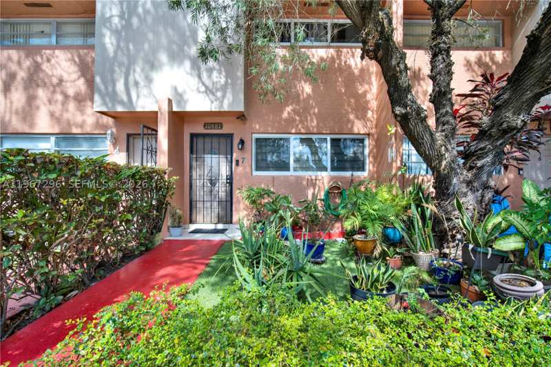 2 bedroom Townhouse at 10881 SW 6th St 7, Sweet Village Condo, Sweetwater — photo 1