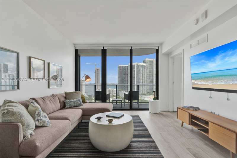 1 bedroom Condominium at 121 NE 34th St 2205, 3401 Midtown Condo, Miami — photo 1