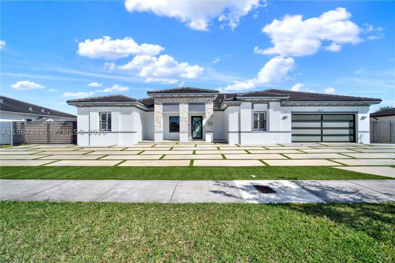 5 bedroom SingleFamilyResidence at 19059 SW 134th Ct, Vilhen Drive Estates, Miami — photo 1