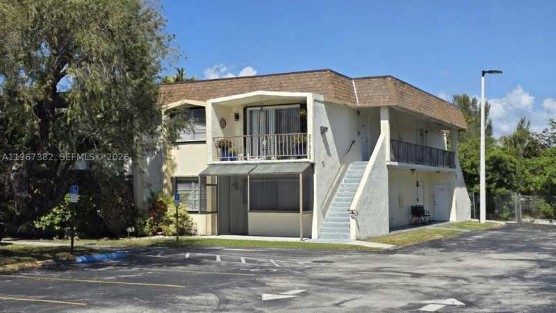1 bedroom Condominium at 7829 Miller Dr B104, Lakewood Villas Condo, Miami — photo 1