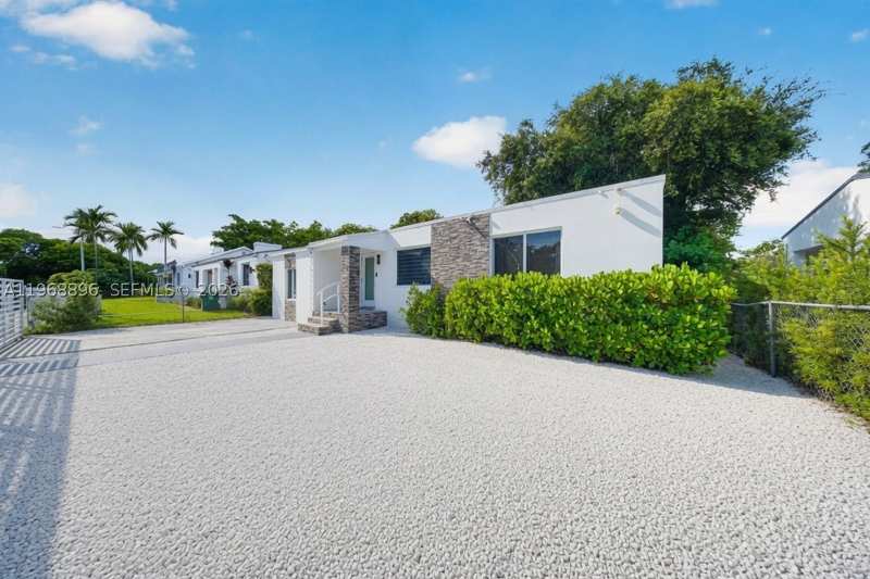 5 bedroom SingleFamilyResidence at 231 NW 44th St, Columbia Park Corr Pl, Miami — photo 1