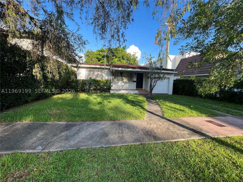2 bedroom SingleFamilyResidence at 812 Columbus Blvd, Coral Gables Granada Sec, Coral Gables — photo 1