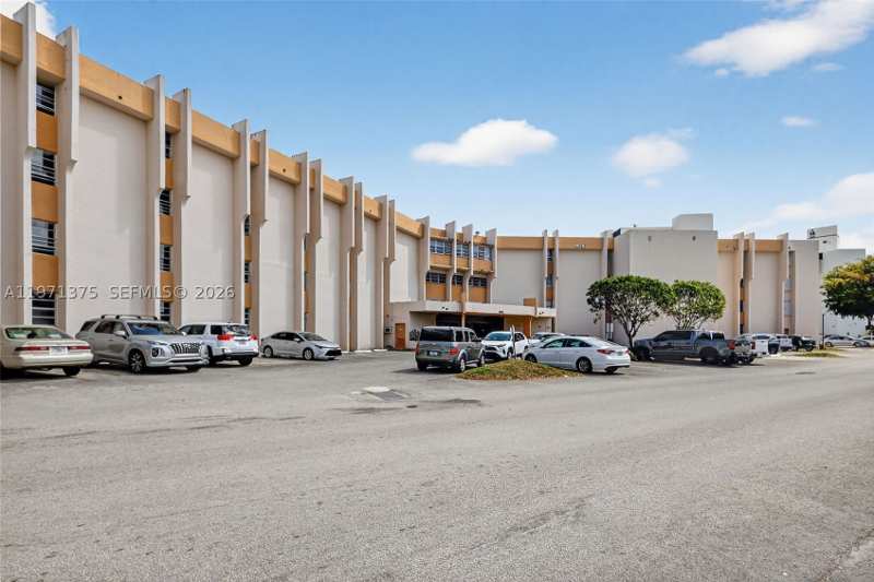 2 bedroom Condominium at 9678 Fontainebleau Blvd 411, Golfview Club At Fontaine, Miami — photo 1