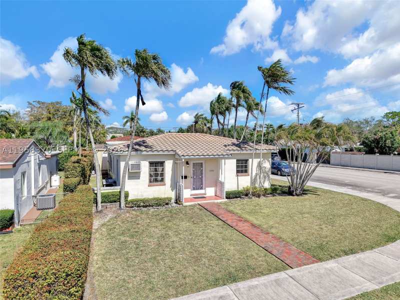 3 bedroom SingleFamilyResidence at 6303 SW 43rd St, Bird Road Estates, South Miami — photo 1