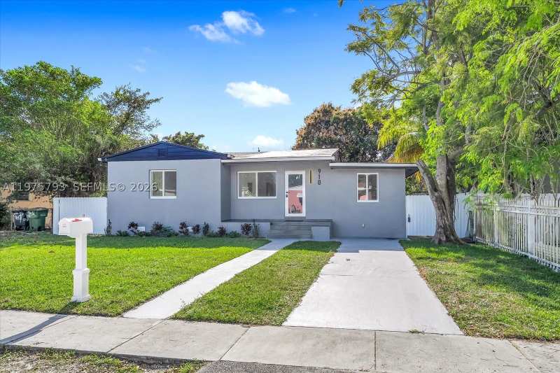 3 bedroom SingleFamilyResidence at 910 NW 133rd St, De Pauly Heights, North Miami — photo 1