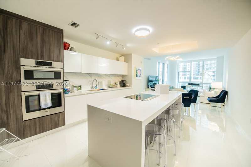 3 bedroom Condominium at 851 NE 1st Ave 811, Paramount Miami Worldcent, Miami — photo 1