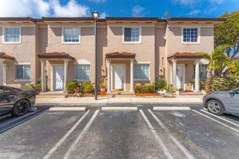 2 bedroom Townhouse at 17040 SW 137th Pl, Cazadores Sub, Miami — photo 1