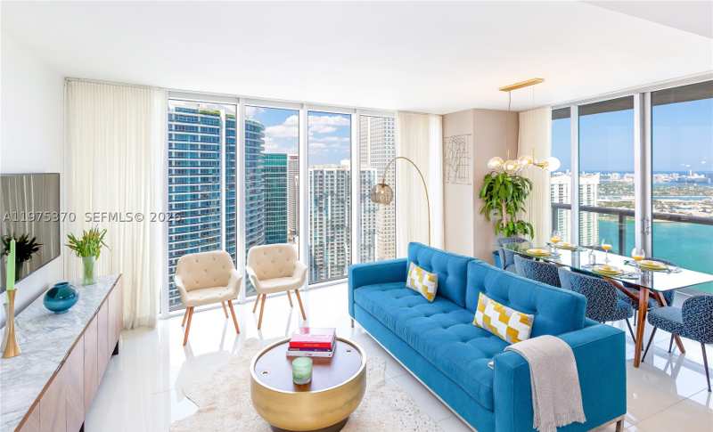 2 bedroom Condominium at 485 Brickell Ave 4702, Icon Brickell Condo No 3, Miami — photo 1