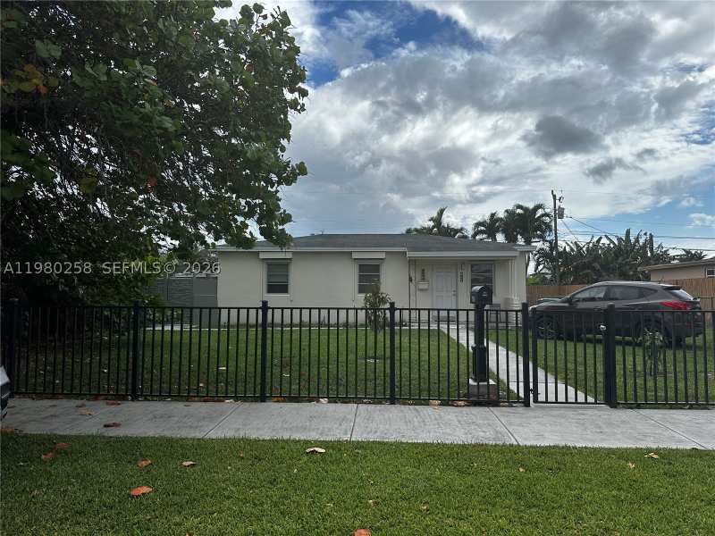 3 bedroom SingleFamilyResidence at 7540 SW 37th St, Central Miami Part 6, Miami — photo 1